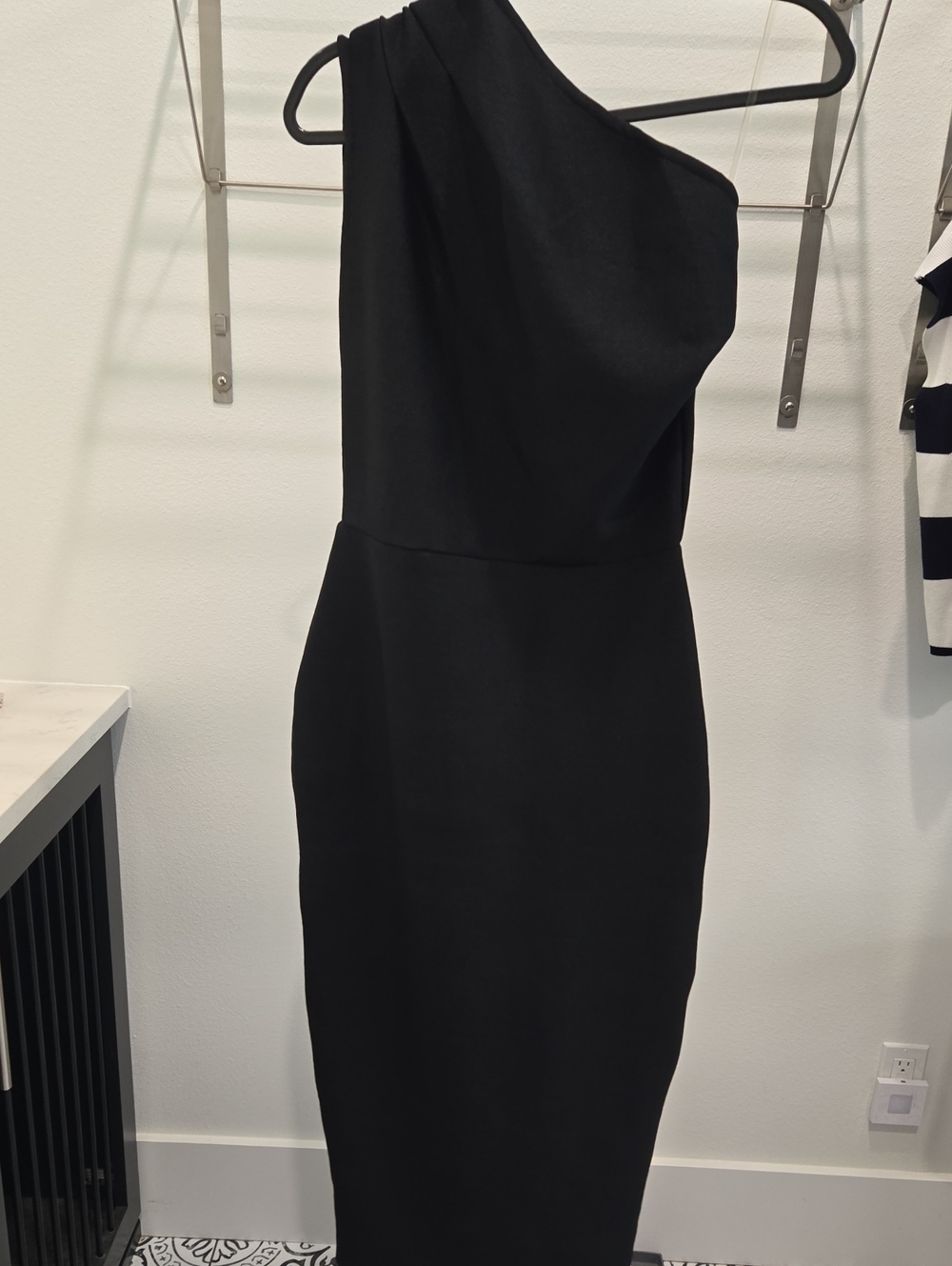 Black One-Shoulder Sheath Dress